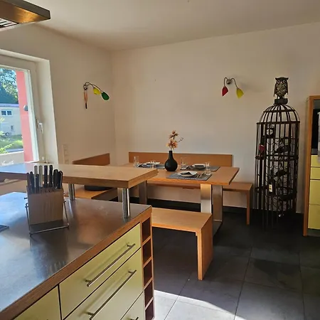 Residence Moai - Exklusiver Rueckzugsort Fuer Geschaeftsreisen - Kostenloser Parkplatz, Wlan, Waschtrockner, Smart Tv, Qbo Essential, Ergonomischer Schreibtisch Erlangen Exterior photo