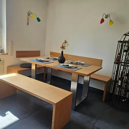 Residence Moai - Exklusiver Rueckzugsort Fuer Geschaeftsreisen - Kostenloser Parkplatz, Wlan, Waschtrockner, Smart Tv, Qbo Essential, Ergonomischer Schreibtisch Erlangen Exterior photo
