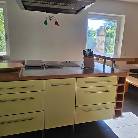 Residence Moai - Exklusiver Rueckzugsort Fuer Geschaeftsreisen - Kostenloser Parkplatz, Wlan, Waschtrockner, Smart Tv, Qbo Essential, Ergonomischer Schreibtisch Erlangen Exterior photo