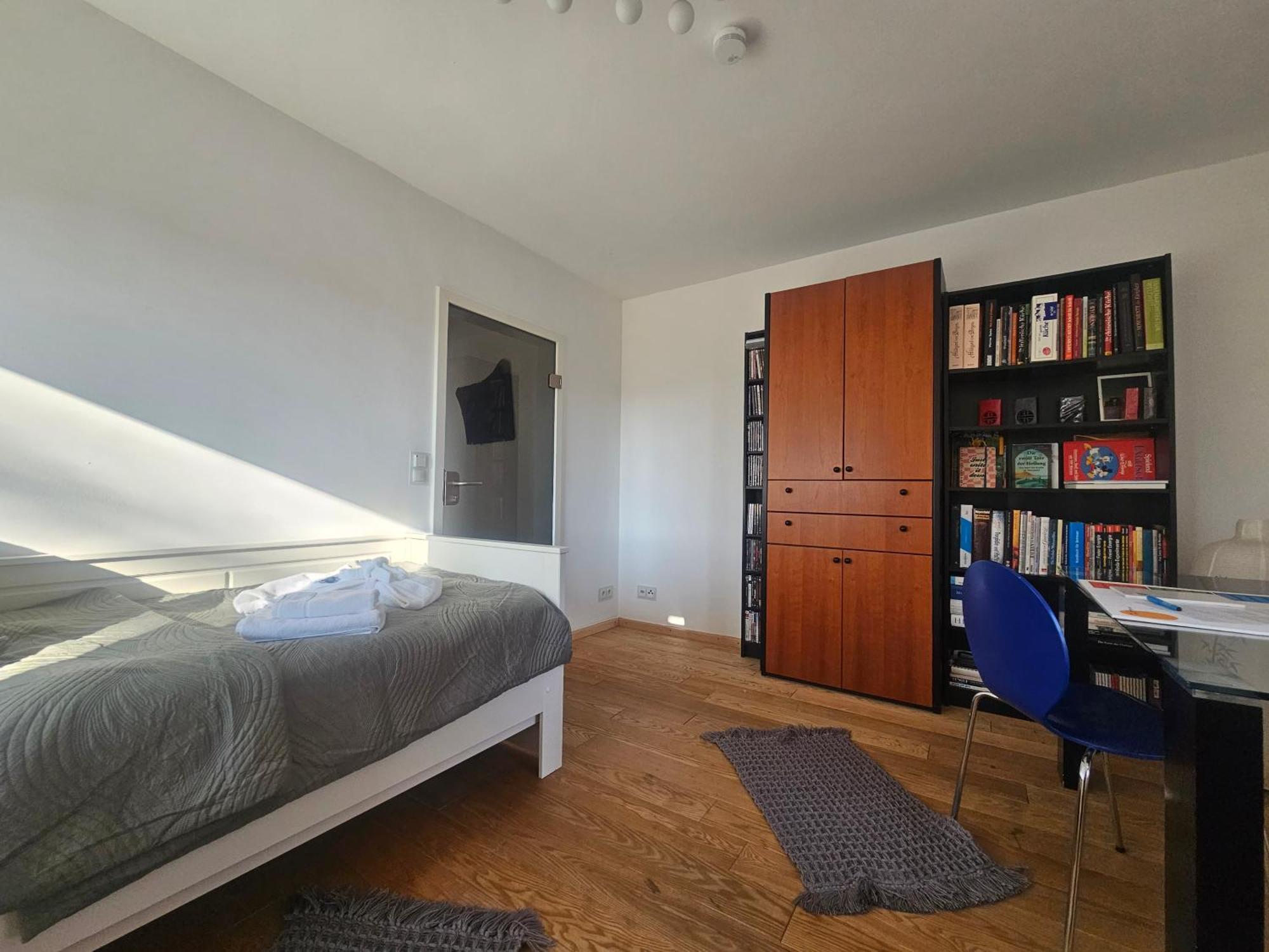 Moai - Exklusiver Rueckzugsort Fuer Geschaeftsreisen - Kostenloser Parkplatz, Wlan, Waschtrockner, Smart Tv, Qbo Essential, Ergonomischer Schreibtisch Apartment